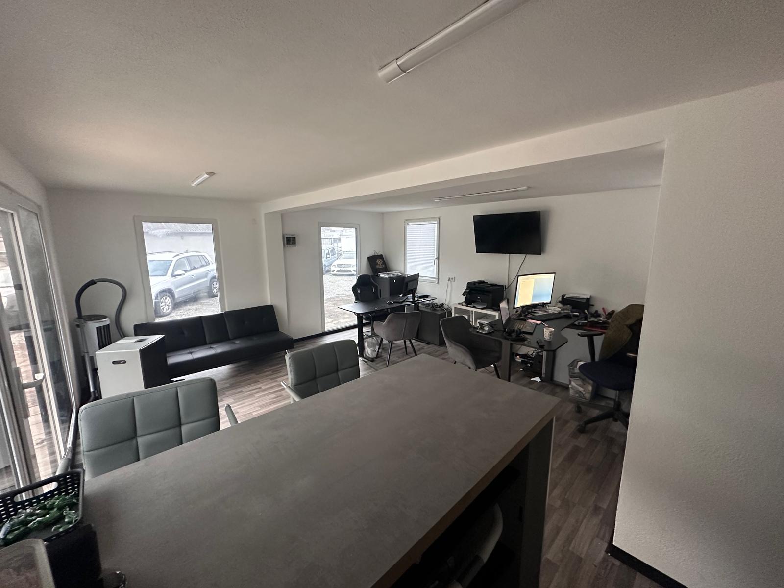 Büro des Autocenter Herrenberg