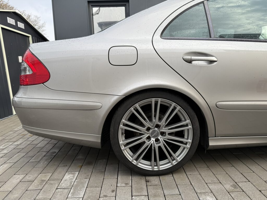Mercedes-Benz E 200